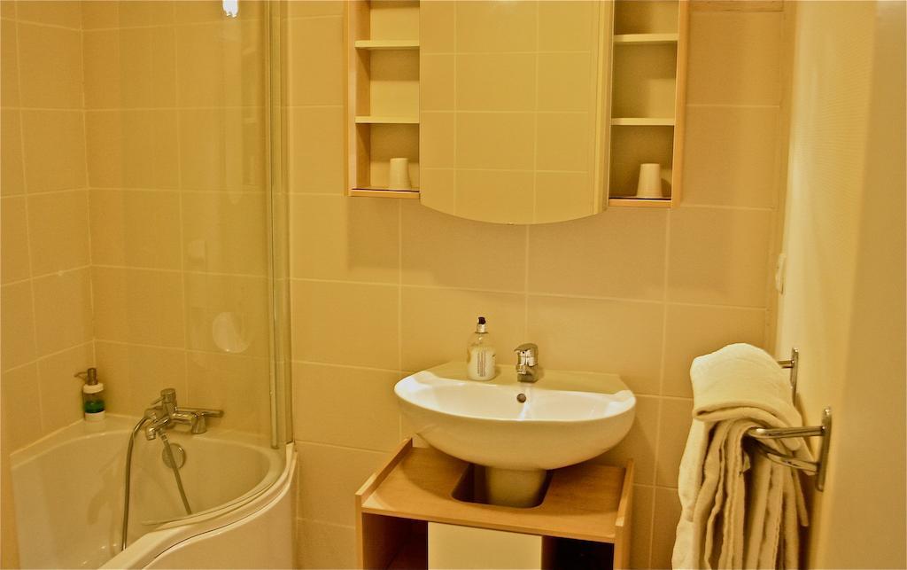 L'Hotel Du Perigord Aubeterre-sur-Dronne Rom bilde
